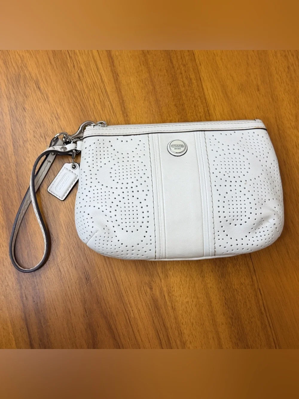 Coach White/Chalk Perforated Leather Wristlet Signature C Clutch Y2K